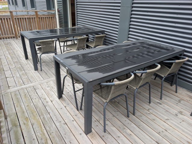 Utebord med 12 st stolar