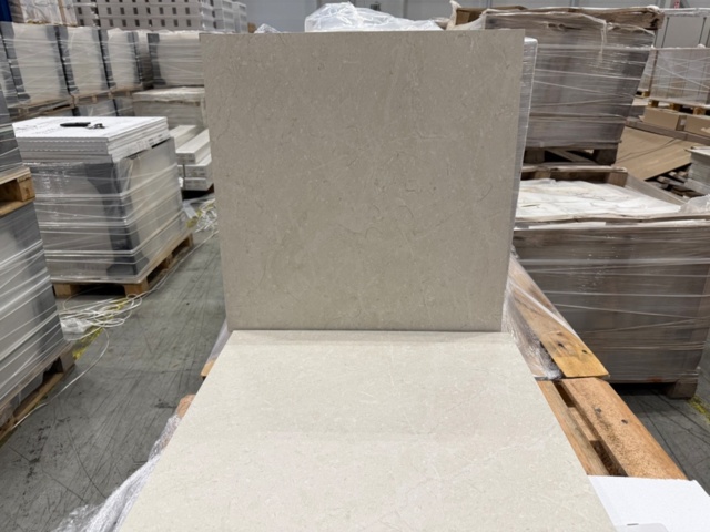 1559503-3 Warm fosil, granitkeramik, 60x60 cm, 86 kvm