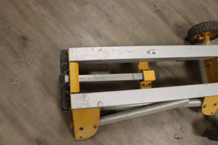 1296104-5 Stativ med hjul Dewalt DE7400