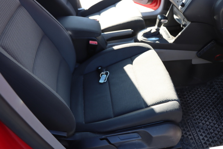 1559512-37 VW Caddy Kombi 1.9 TDI, 105hp, 2009