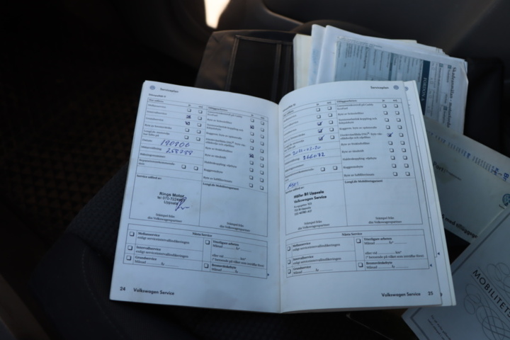 1559512-52 VW Caddy Kombi 1.9 TDI, 105hp, 2009