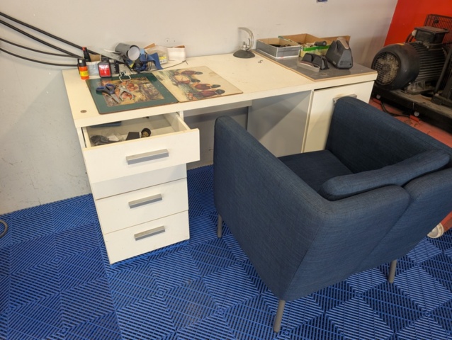 1545961-2 Möbler - tv-bänk, sidobord och skrivbord