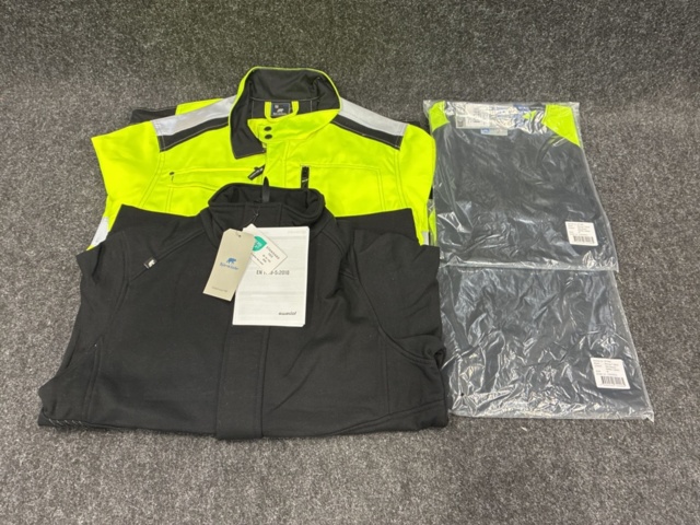 T-shirtar, varseljacka & sweatshirt, Strl M