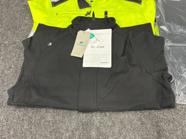 1559650-2 T-shirtar, varseljacka & sweatshirt, Strl M