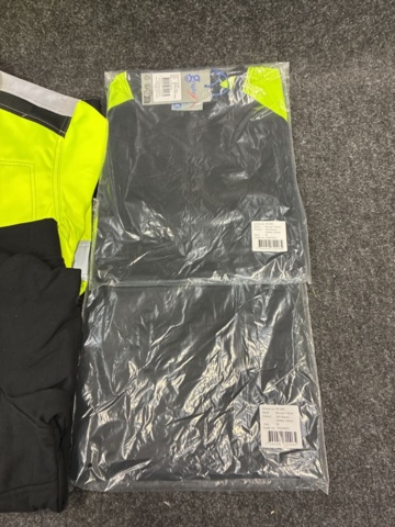 1559650-6 T-shirtar, varseljacka & sweatshirt, Strl M