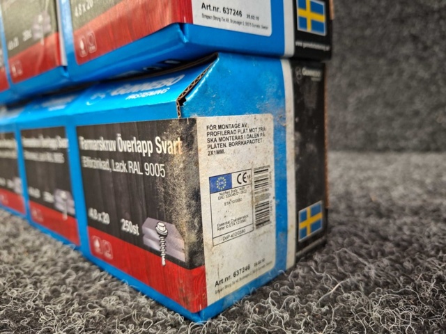 1557900-5 12 st Förpackningar Farmarskruv Överlapp 4.8x20mm, Gunnebo
