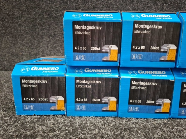 1557914-3 8 st Förpackningar Montageskruv Elförzinkad, Gunnebo