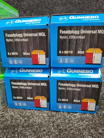 1557919-4 7 st Förpackningar Fasadplugg, Essve & Gunnebo