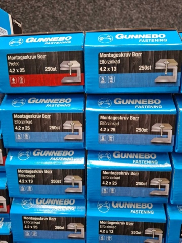 1557927-6 27 st Förpackningar Montageskruv Borr, Gunnebo