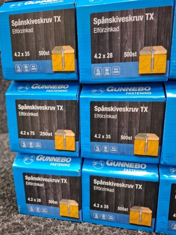 1557928-4 12 st Förpackningar Spånskiveskruv TX, Gunnebo