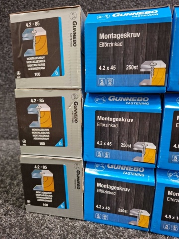 1559837-2 11 st Förpackningar Montageskruv, Gunnebo