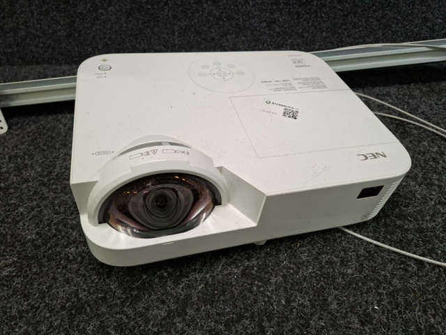 1559881-2 Projektor NEC NP-M353WSG
