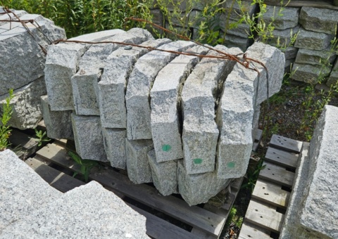 12 st Granitkantsten RV4 Radie 0.75m 300x100mm