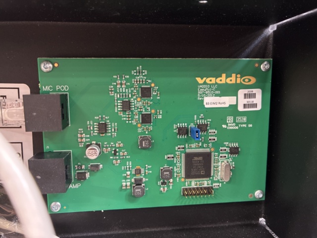 1559986-4 Takmonterad konferensmikrofon Vaddio CeilingMIC Interface Box