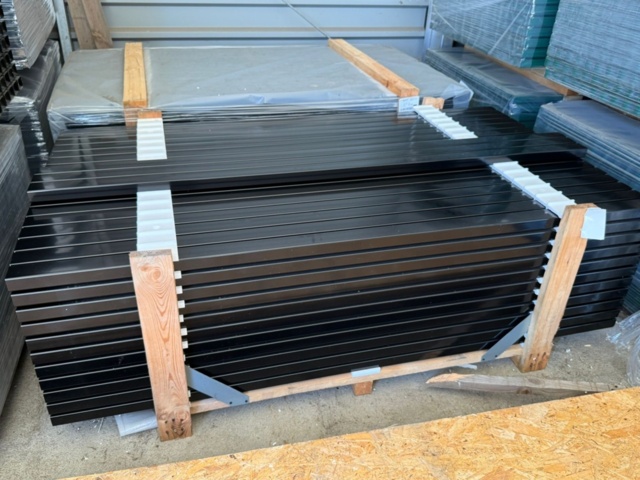 1560015-4 Complete package of panel fence, 900 running meters