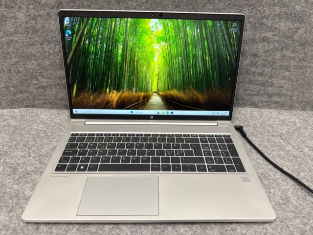 1535644-2 Laptop with charger - HP ProBook 455 G9