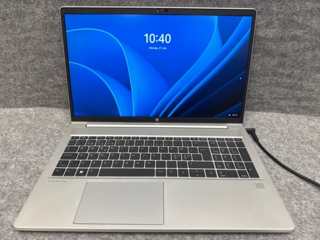 1535644-1 Laptop with charger - HP ProBook 455 G9