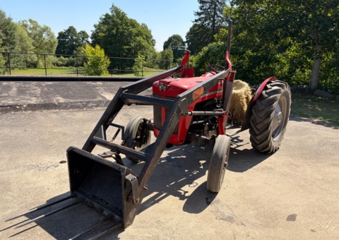 Bild som representerar auktionen - Avytrring traktor Massey Ferguson