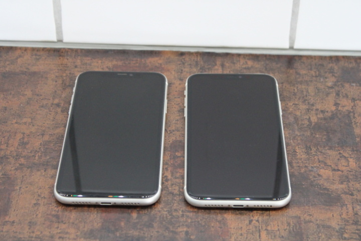 Två mobiltelefoner iPhone 11 64GB (OK skick)