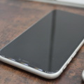 1436432-5 Två mobiltelefoner iPhone 11 64GB (OK skick)