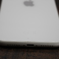 1436432-10 Två mobiltelefoner iPhone 11 64GB (OK skick)