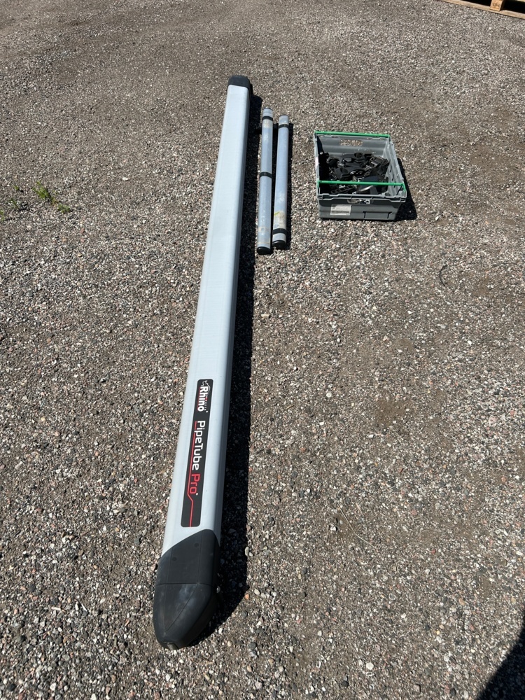 1436434-1 Roof pipe holder with mounting parts - Rhino PipeTube Pro