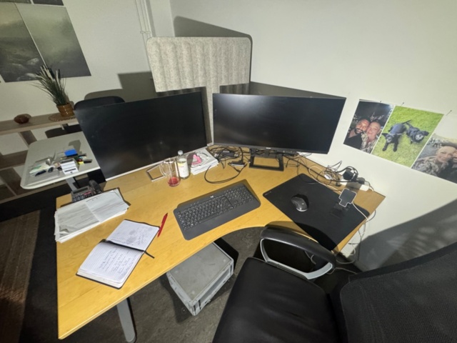 1406013-5 Office with 2 workplaces