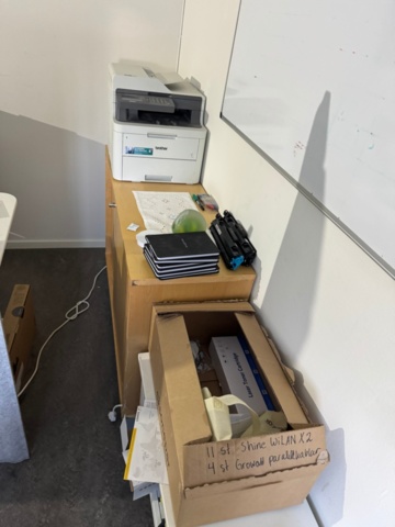 1406012-6 Office with 3 workplaces