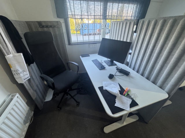 1406012-9 Office with 3 workplaces
