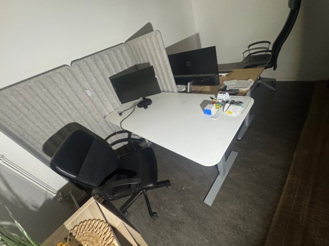 1406013-19 Office with 2 workplaces