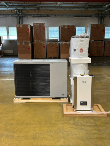 1561209-8 9 kW air/water heat pump incl. buffer tank, easily connects to an existing heating system L3.65