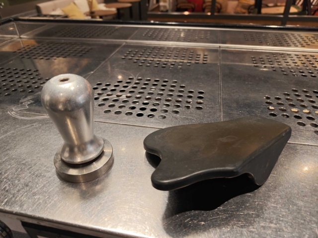 1485488-13 Espressomaskin med tillbehör - La Marzocco Linea 3AV