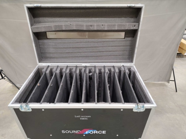 1561134-2 LED case - Sound Force, on wheels, foam interior, empty