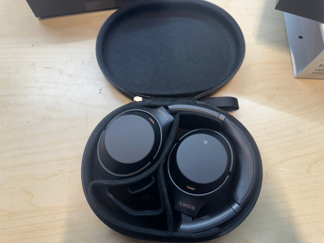 1493025-8 Hörlurar Sennheiser HD 599 & Sony WH-1000X M3