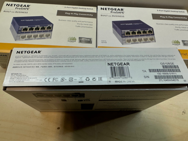 1493027-3 Switchar Netgear ProSafe GS105 3st