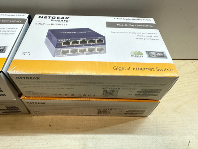 1493029-3 Switchar Netgear ProSafe GS105 4st