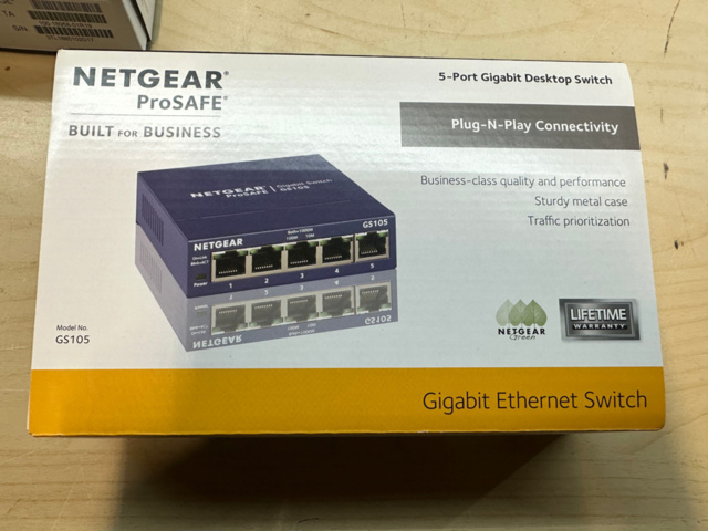 1493029-6 Switchar Netgear ProSafe GS105 4st