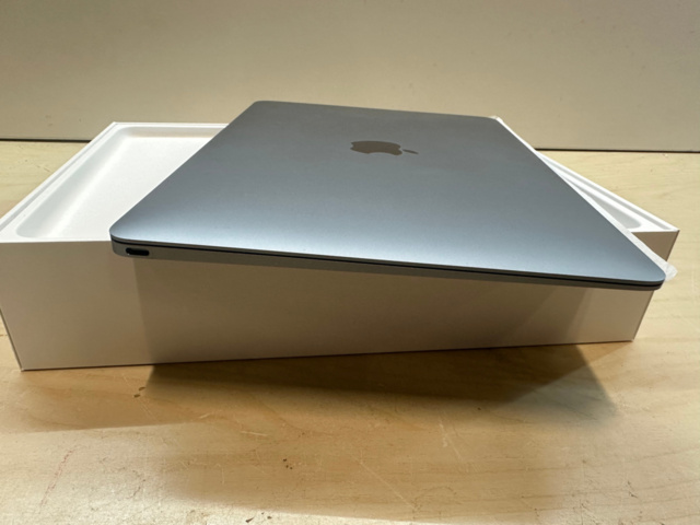 1561816-6 Apple MacBook 12" 512GB