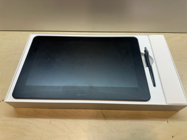 1561817-3 Ritplatta Wacom Cintiq PRO 16"