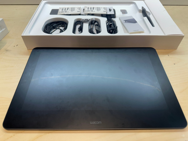 1561817-1 Ritplatta Wacom Cintiq PRO 16"