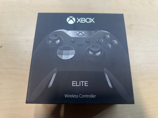 1561821-2 EBOX ELITE Wireless Controller med tillbehör