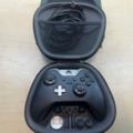 1561821-5 EBOX ELITE Wireless Controller med tillbehör
