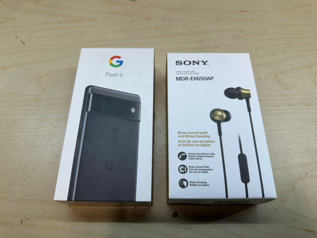 1561824-4 Mobiltelefon Google Pixel 6 med hörlurar