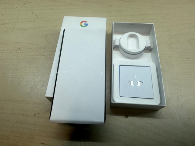1561824-3 Mobiltelefon Google Pixel 6 med hörlurar