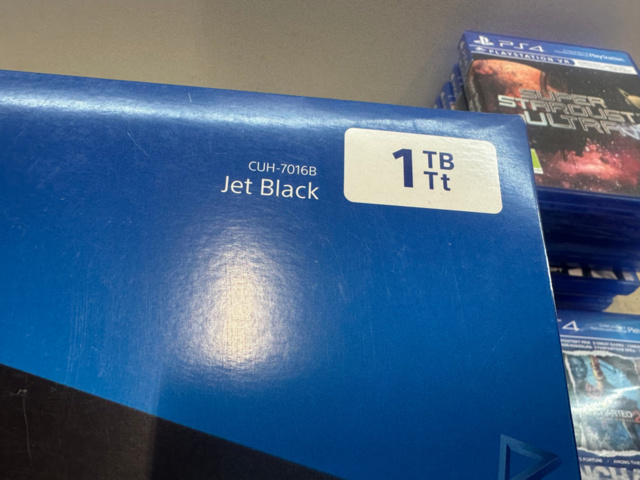 1561829-3 Sony PlayStation 4 PRO & Playstation VR med tillbehör