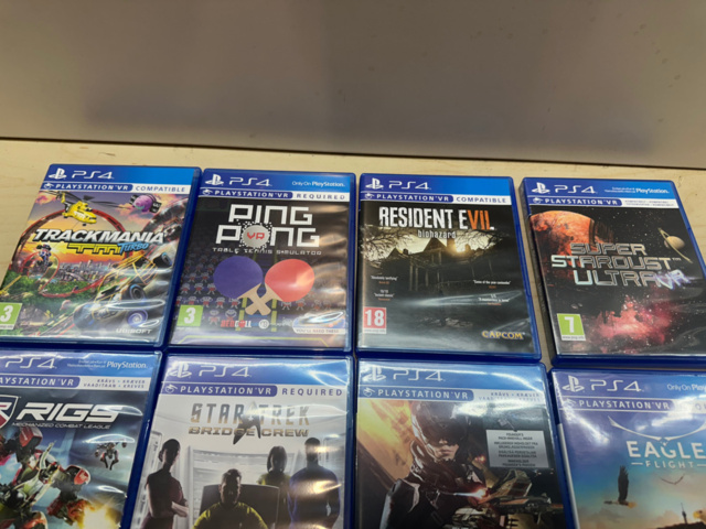 1561829-16 Sony PlayStation 4 PRO & Playstation VR med tillbehör