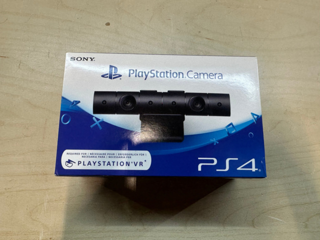 1561829-13 Sony PlayStation 4 PRO & Playstation VR med tillbehör