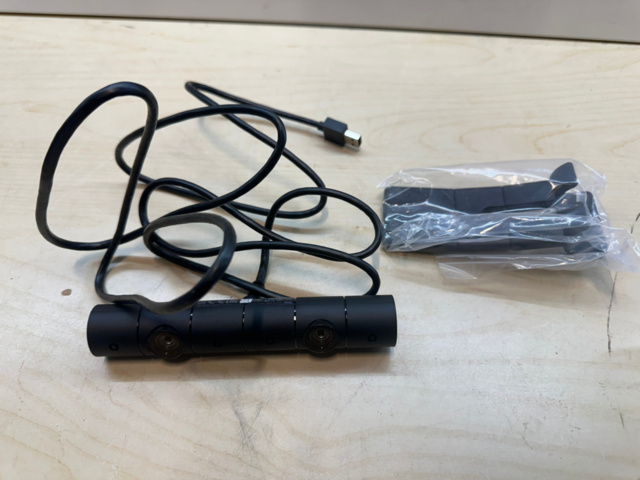 1561829-14 Sony PlayStation 4 PRO & Playstation VR med tillbehör