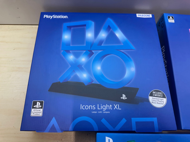 1561830-2 Sony Playstation ICONS Light 3st