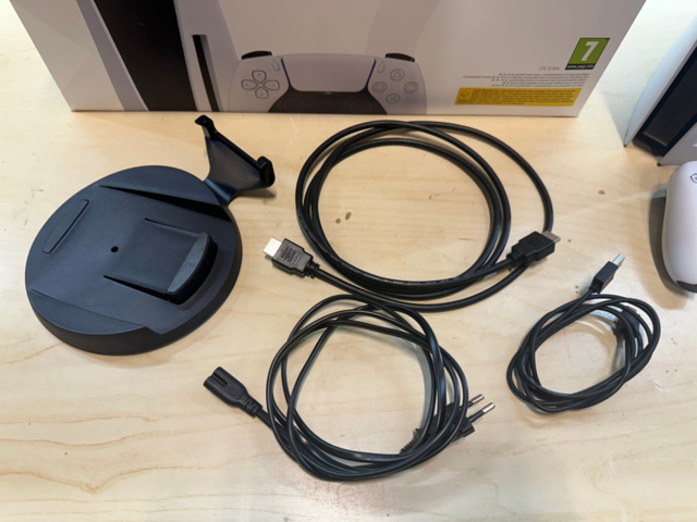 1561831-10 Sony PlayStation 5 med tillbehör